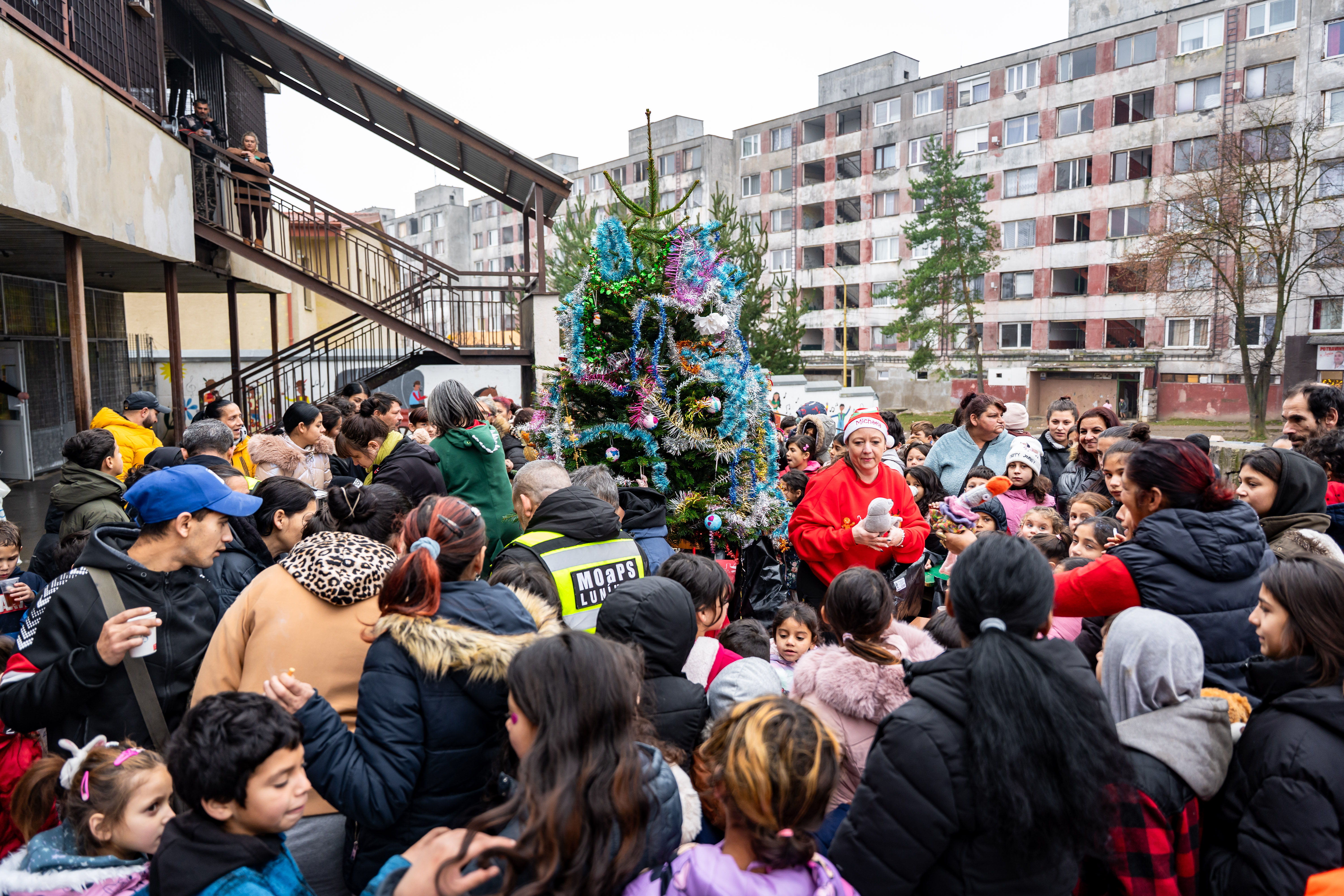 Odovzdanie dobrovolnej zbierky - Pomozme mrznucim detom-14